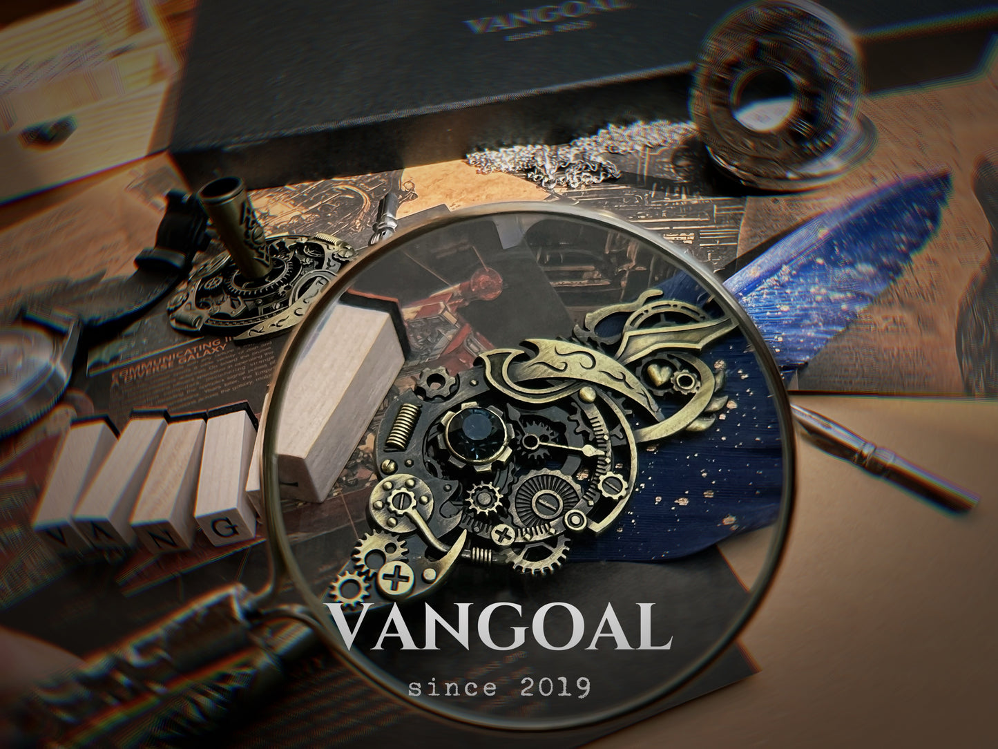 VANGOAL Steampunk Series Quill Pen and Ink Set - Peacock Feather Dip Pen with Display Stand, 2 Replacement Nibs, Black Ink and Blank Greeting Card